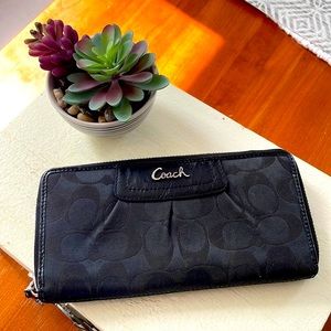 Authentic Coach Black Wallet Signature